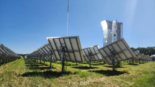 Solartürme des DLR in Jülich, eine Großforschungsanlage für solarthermische Kraftwerke