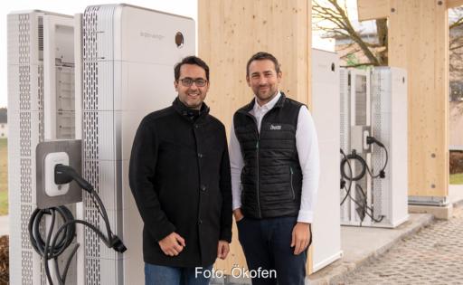 Im Bild Robert Buchinger (Geschäftsführer Sunlumo) und Stefan Ortner (Gesellschafter und Geschäftsführer der OR Impact Holding GmbH sowie Geschäftsführer Ökofen).