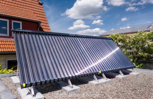 Ein Vakuumröhrenkollektor, die Heizungs-Förderung sollte sich an den CO2-Einsparungen orientieren.