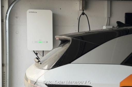 Ambibox an einer Garagenwand montiert