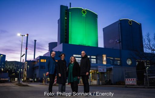 Vertreter:innen von Polkitik und Unternehmen bei der Abschaltung von Block I des Kohlekraftwerks in Hannover, die Landeshauptstadt ist beim Kohleausstieg vorn.