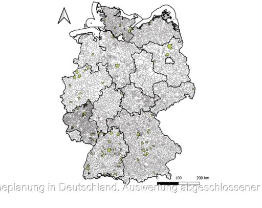 Im Bild eine Deutschlandkarte mit den ausgewerteten Kommunen, die kommunale Wärmeplanung setzt meist auf die Wärmepumpe.
