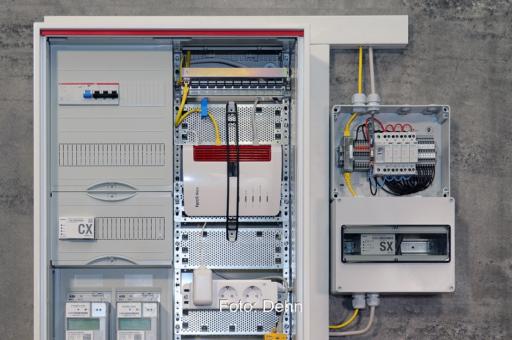 Im Bild die Systemlösung für steuerbare Verbrauchseinrichtungen gemäß Paragraf 14a des Energiewirtschaftsgesetzes (EnWG) von Dehn für den Bestand.