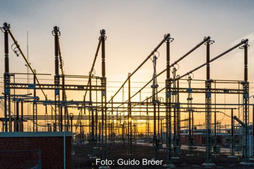 Umspannwerk im Sonnenuntergang