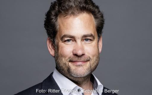 Im Bild Moritz Ritter von Ritter Energie, der die Planung zur Solarthermie im Entwurf des Gebäudemodernisierungsgesetzes begrüßt.
