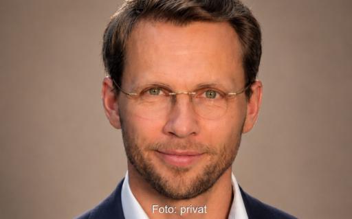 Im Bild Moritz Vaillant, Produktstratege Smart Mobility bei Porsche, der den neuen VDE ETG Fachbereich A3 Elektromobilität im Energiesystem leitet.