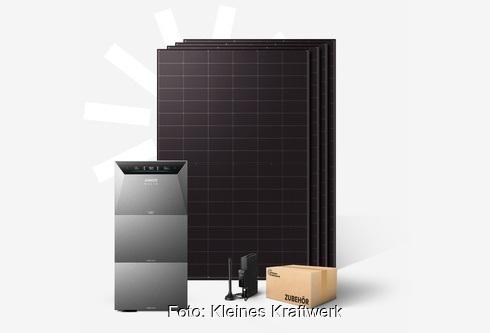 Solarmodule und Batteriespeicher, das Balkonkraftwerk-Angebot beim ADAC umfasst steckerfertige Sets mit rund 1.000 Watt Solarmodul-Leistung und größere Systeme mit Batteriespeicher.