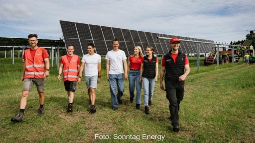 Im Bild das Team von Sonntag Energy, das sich auf Agri-PV-Anlagen konzentriert.