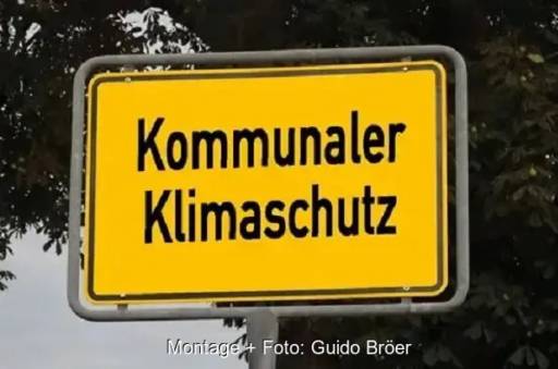 Im Bild ein Verkehrsschild mit der Aufschrift kommunaler Klimaschutz als Symbol für die Partnerschaft zwischen Klima-Bündnis und Google.