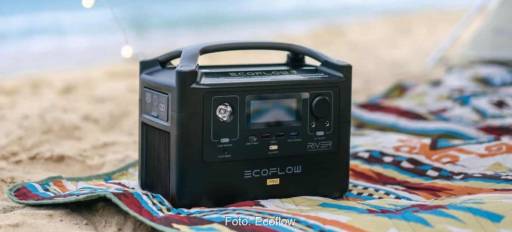 Im Bild eine tragbare Powerstation, die Bestandteil vom Balkonkraftwerk mit tragbarem Stromspeicher ist.