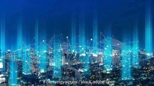 Im Bild eine Darstellung für die Vernetzung als Symbol für die digitalen Energiespeicherlösungen von Hitachi Energy und Eks Energy.