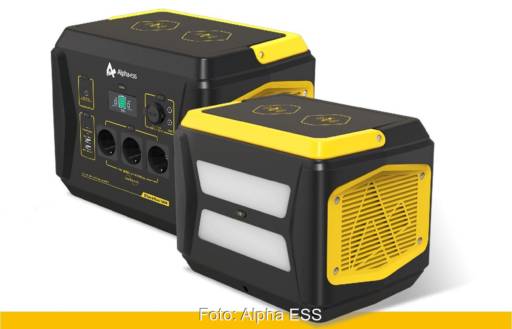 Im Bild tragbare Photovoltaik-Speicher von Alpha ESS.