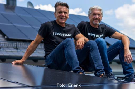 Im Bild die Enerix-Geschäftsführer Peter Knuth und Stefan Jakob, die mit dem Enerix-Hub in Regensburg die Prozesse optimieren und Leerlaufzeiten und Fehler reduzieren wollen.